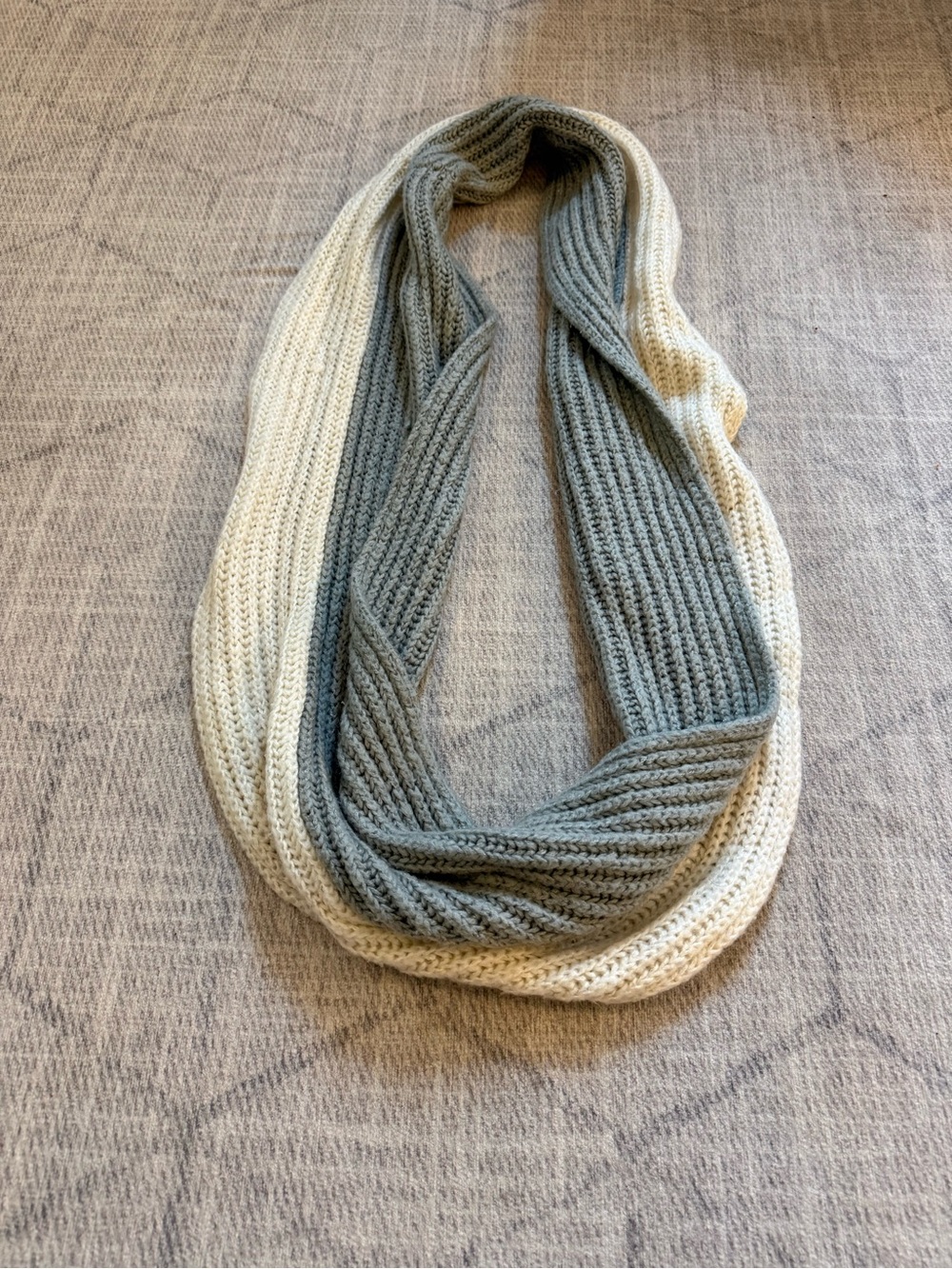GAP Two-Tone Knit Infinity Scarf - Cream & Gray